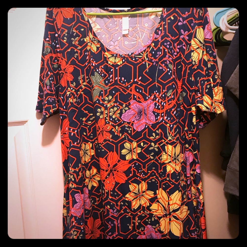 Lularoe Perfect T